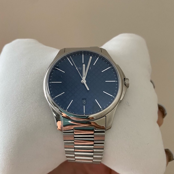 Gucci Watch - Picture 1 of 2